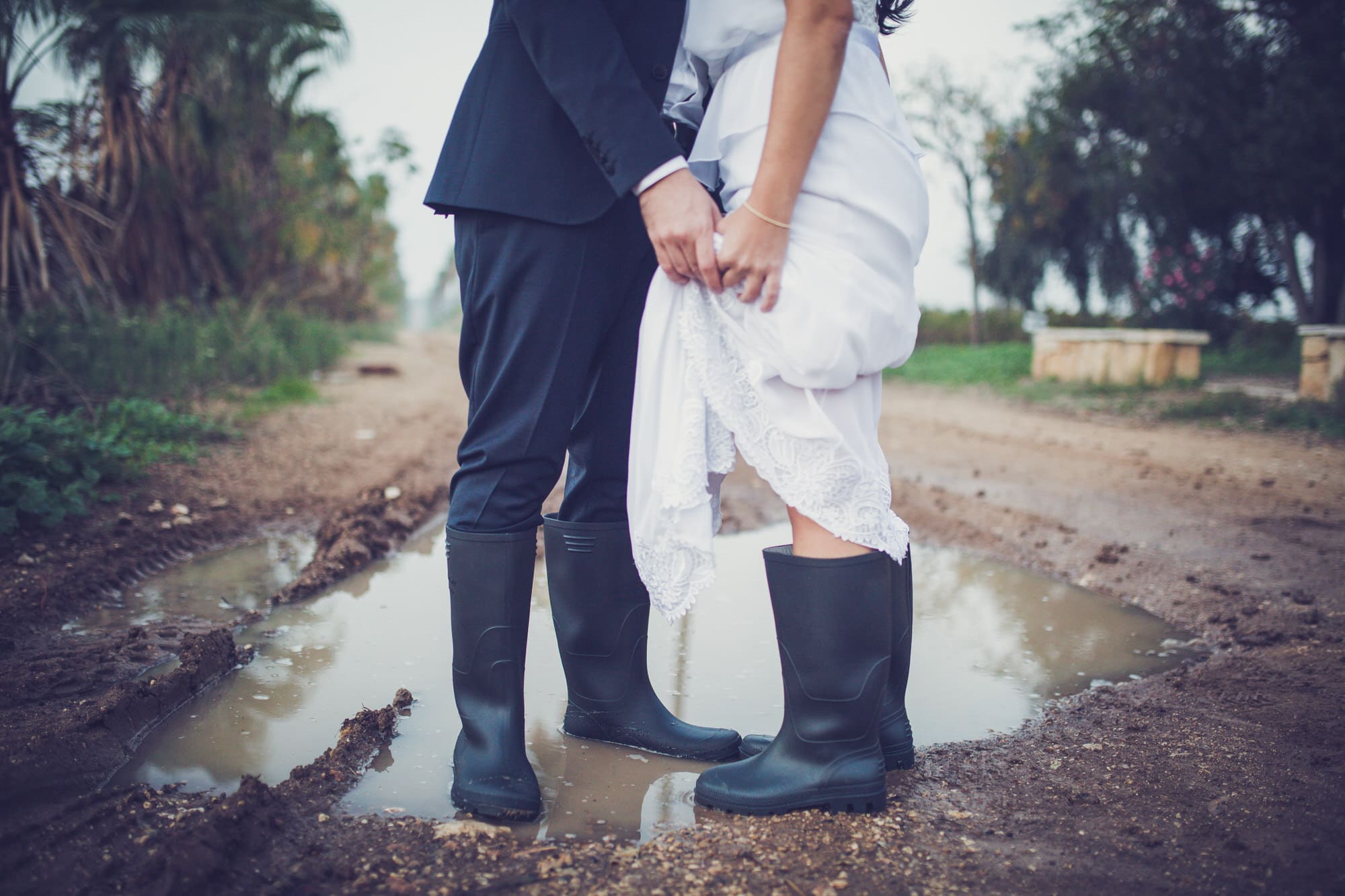 8 Ideen, wenn die Hochzeit ins Wasser fällt